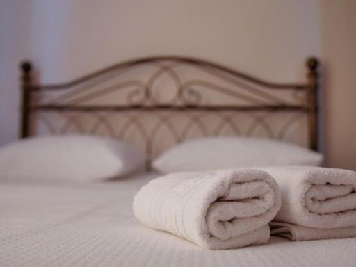 Vironas Hotel Himare Exterior photo